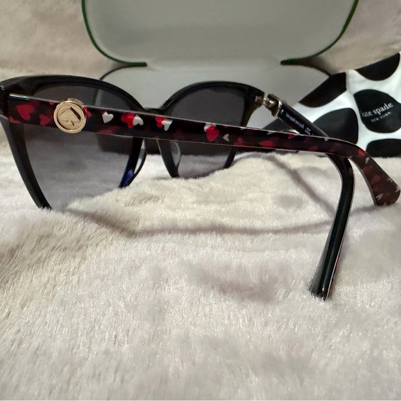 NWOT Kate Spade Amiah F7490 Red and Black Patterned Sunglasses - Picture 3 of 3